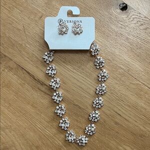 Versona Gold and Cream Floral Necklace Set